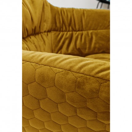 Chaise avec accoudoirs pivotante Colmar velours jaune Kare Design